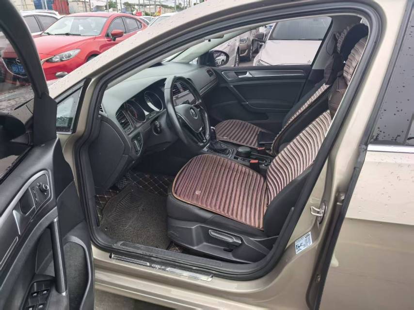 Volkswagen Golf 2017 car image #4