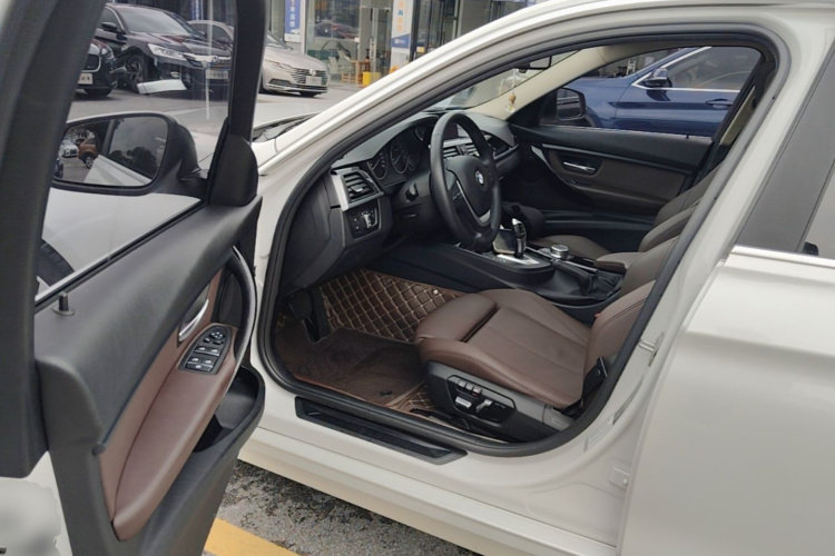 BMW 3 Series 2019 #16 BMW 3 Series 2019 car image #16