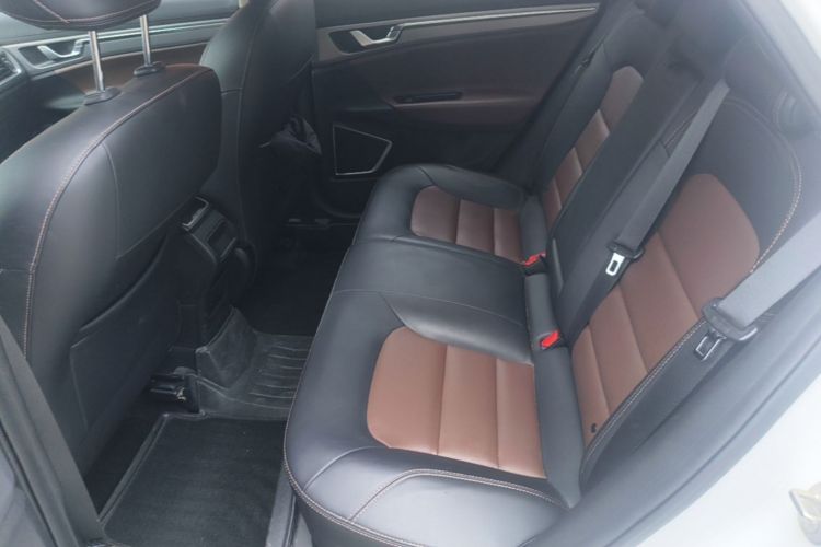 GEELY Emgrand GS 2019 car image #17