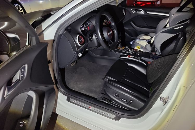 Audi A3 2017 car image #13