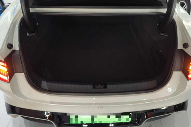 MI SU7 2025 car image #19