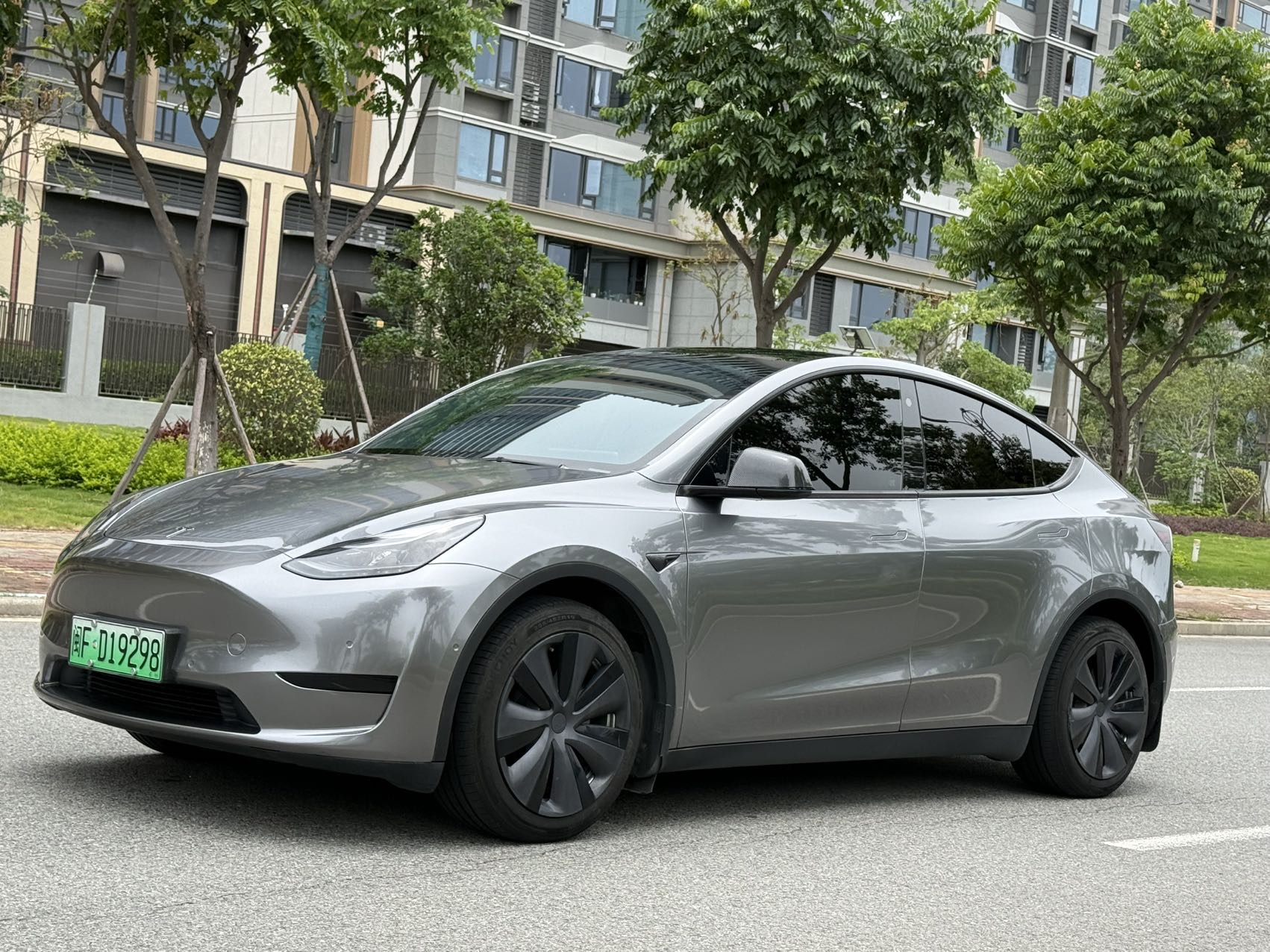 Tesla Model Y 2022 car image 