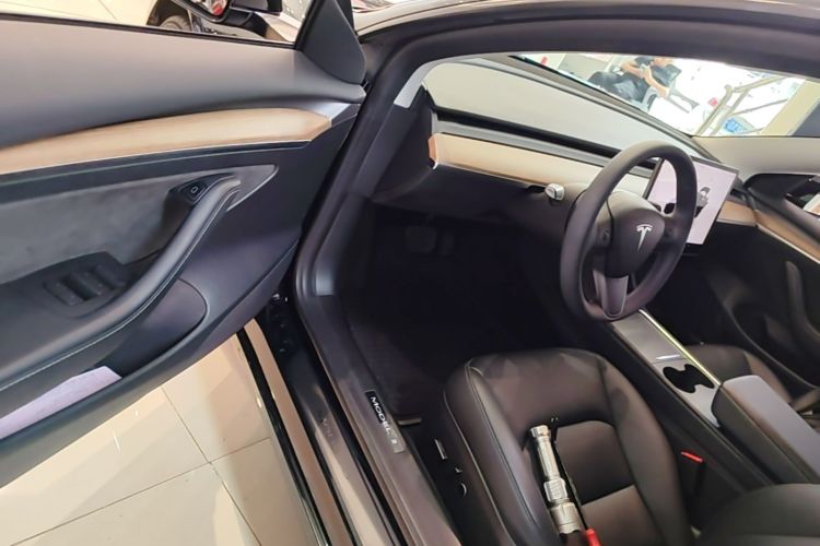 Tesla Model 3 2023 #16 Tesla Model 3 2023 car image #16