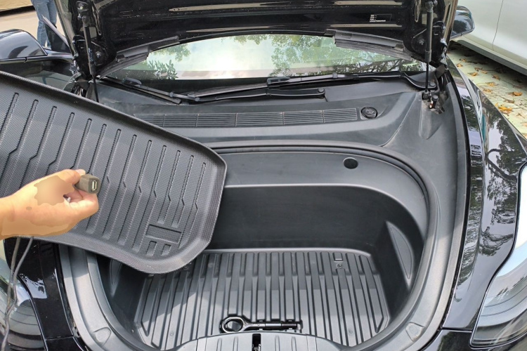 Tesla Model 3 2022 car image #18
