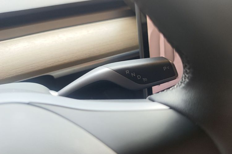 Tesla Model Y 2023 #14 Tesla Model Y 2023 car image #14