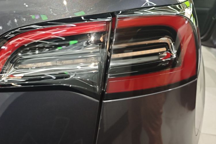 Tesla Model Y 2022 #8 Tesla Model Y 2022 car image #8