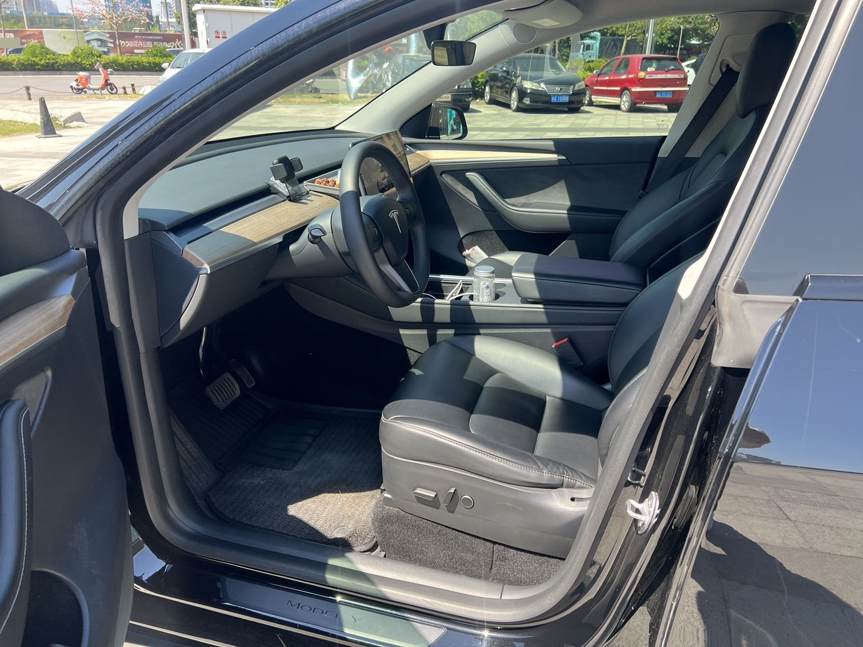 Tesla Model Y 2022 #4 Tesla Model Y 2022 صورة سيارة #4