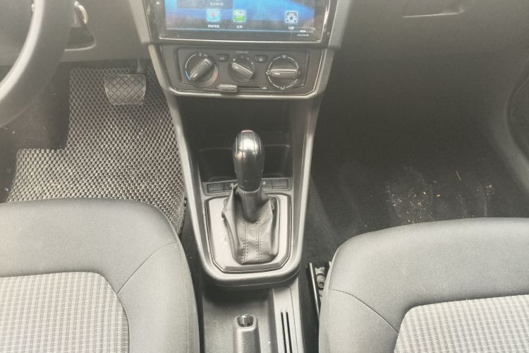 Volkswagen Santana 2019 car image #14
