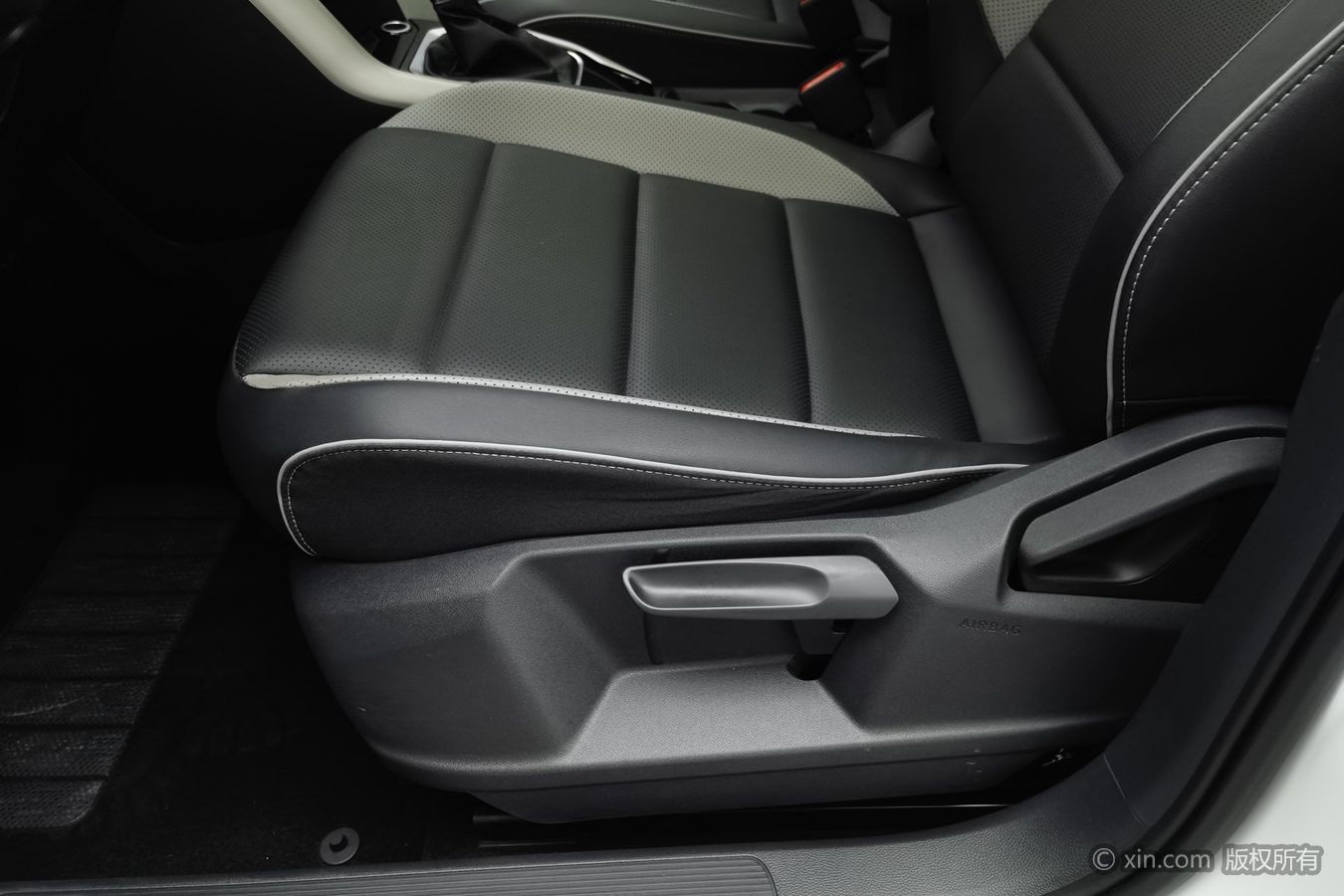 Volkswagen T-Roc 2023 #21 Volkswagen T-Roc 2023 car image #21