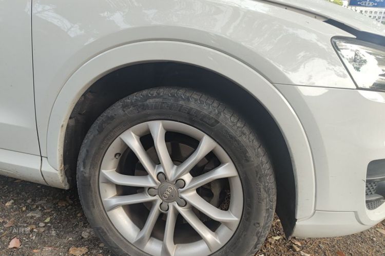 Audi Q3 2016 car image #9