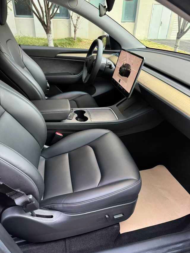 Tesla Model Y 2022 #8 Tesla Model Y 2022 car image #8