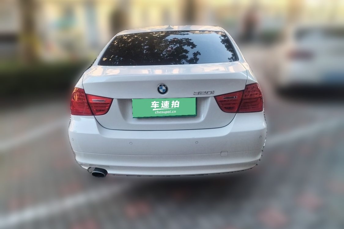 BMW 3 Series 2011 car image #6