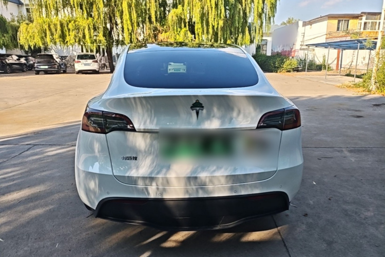 Tesla Model Y 2023 immagine di auto #6