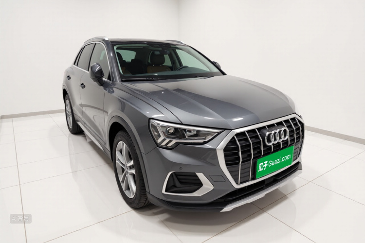 Audi Q3 2020 car image #4