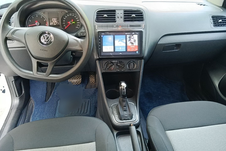 Volkswagen Polo 2018 car image #10