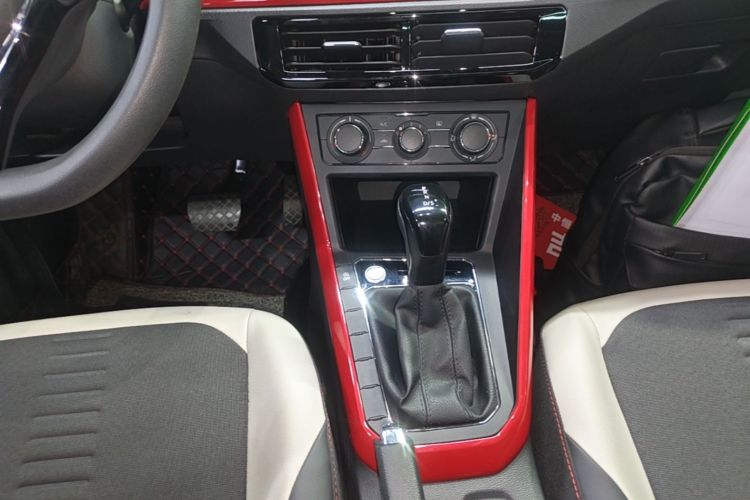 Volkswagen Polo 2021 immagine di auto #14