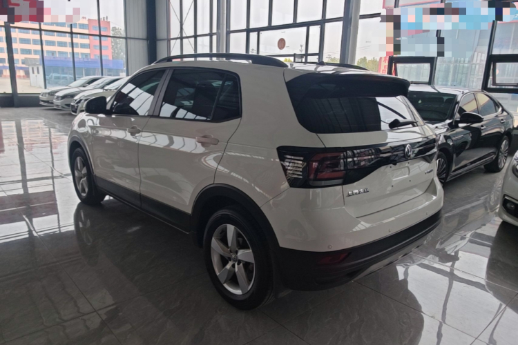 Volkswagen T-Cross 2021 immagine di auto #7