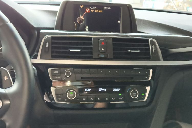 BMW 3 Series 2016 car image #13