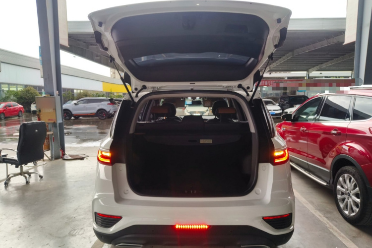 GEELY Vision X6 2020 immagine di auto #19