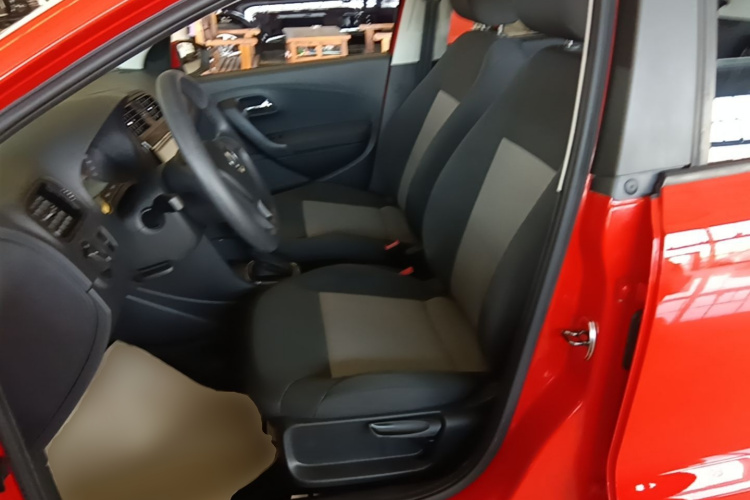 Volkswagen Polo 2017 car image #15