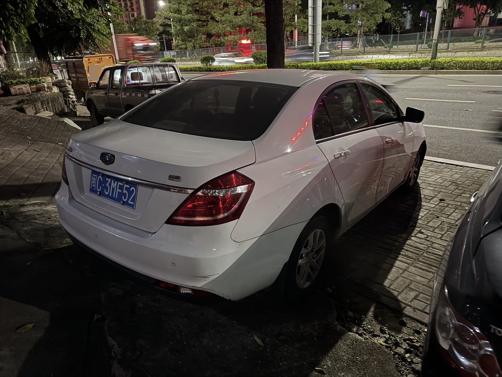 GEELY Emgrand 2016 #4 GEELY Emgrand 2016 car image #4