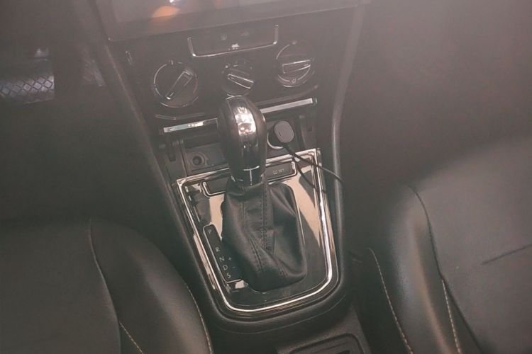 Volkswagen Bora 2018 #14 Volkswagen Bora 2018 صورة سيارة #14