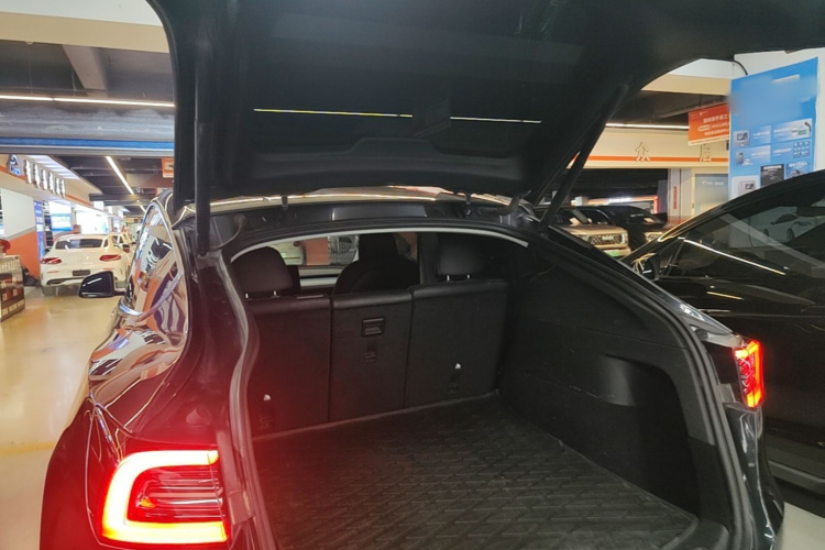Tesla Model Y 2024 #19 Tesla Model Y 2024 car image #19