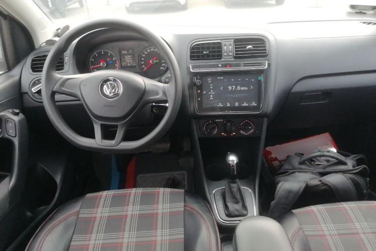 Volkswagen Polo 2017 #11 Volkswagen Polo 2017 car image #11