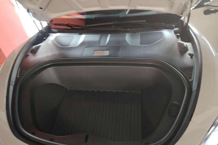 MI SU7 2024 imagen de coche #20