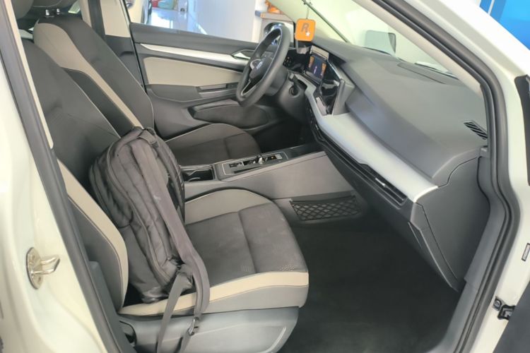 Volkswagen Golf 2023 #24 Volkswagen Golf 2023 car image #24