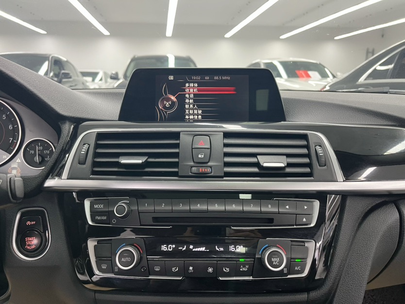 BMW 3 Series 2017 car image #8