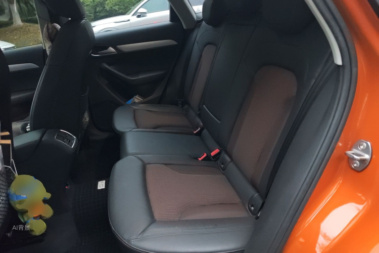 Audi Q3 2017 car image #19