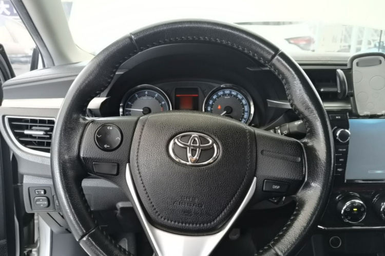Toyota Corolla 2015 car image #11