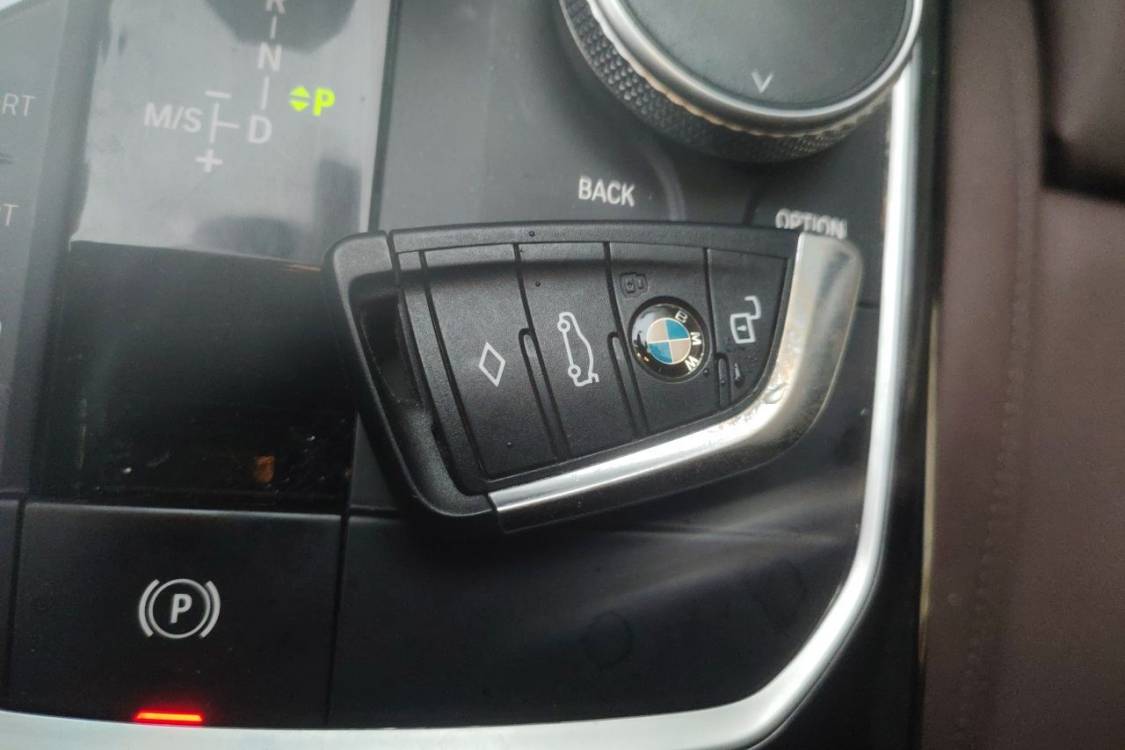 BMW 3 Series 2021 #28 BMW 3 Series 2021 صورة سيارة #28