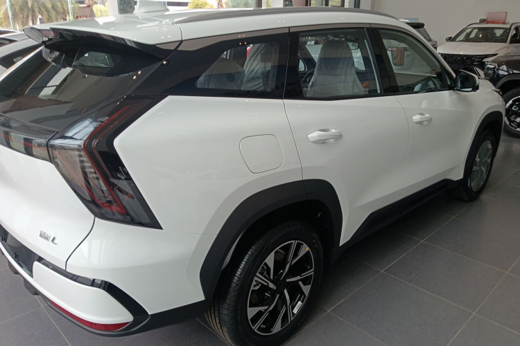 GEELY Boyue L 2026 image de voiture #7