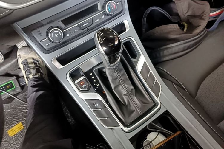 GEELY Emgrand 2021 car image #18
