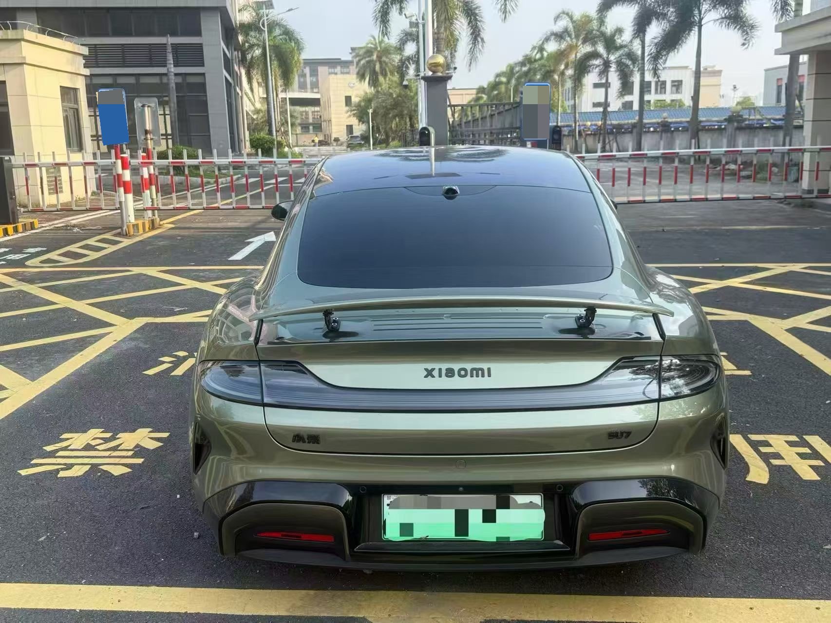 MI SU7 2025 car image #8