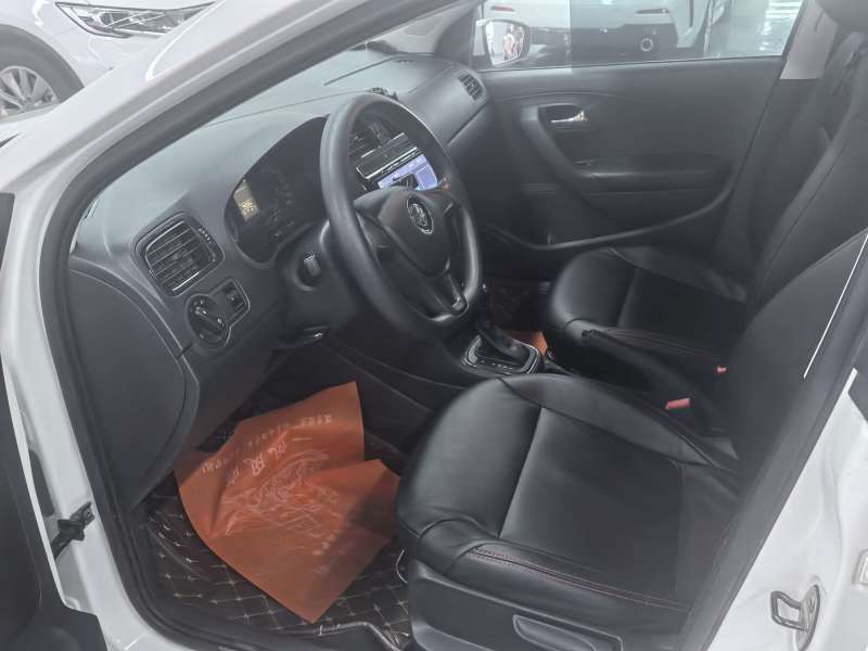 Volkswagen Polo 2016 car image #6
