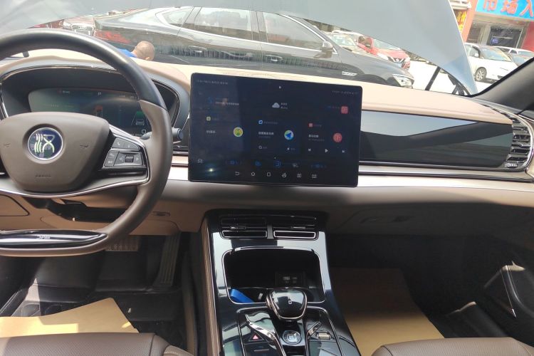 BYD Han 2023 car image #13