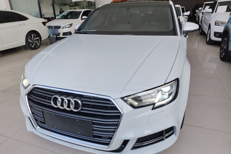 Audi A3 2017 car image #3