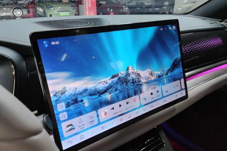 BYD Han 2024 car image #13