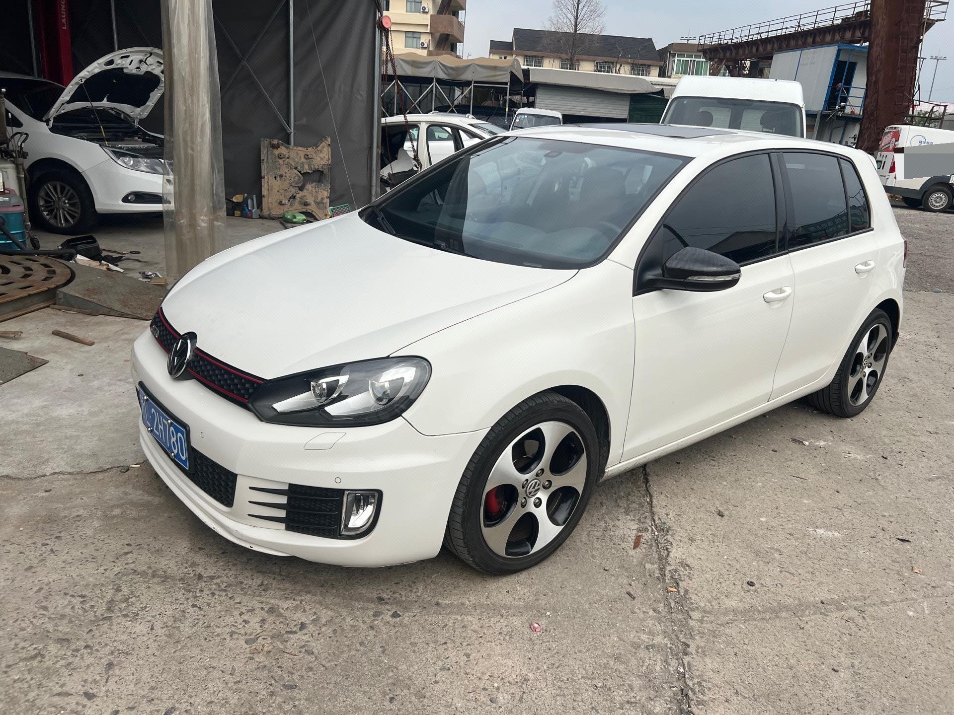 Volkswagen GolfGTI 2013 car image 