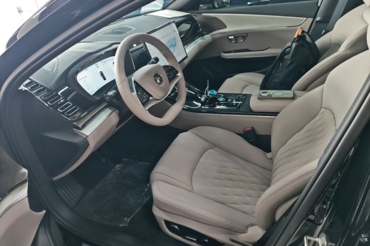 BYD Han 2025 car image #15