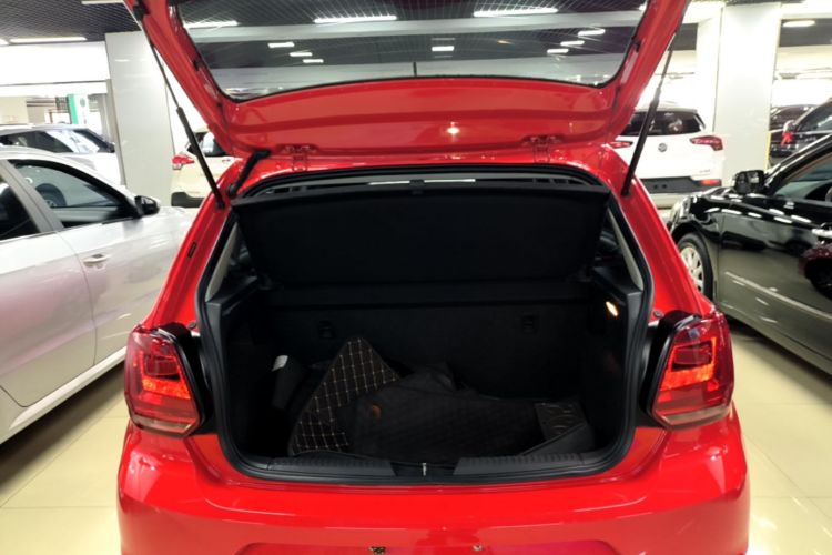 Volkswagen Polo 2017 car image #19