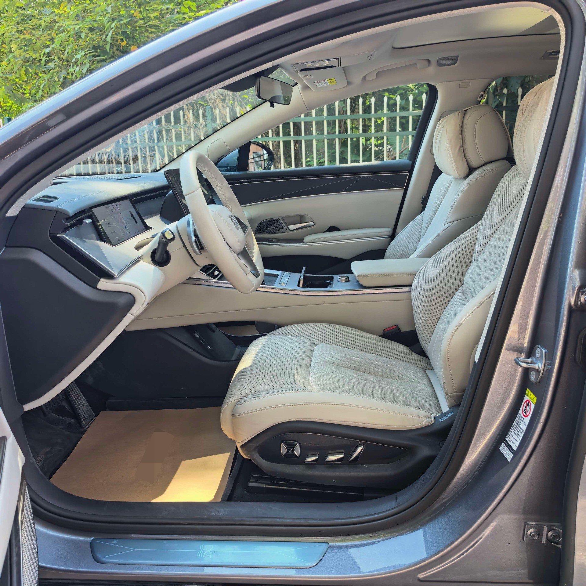 BYD HanL 2025 image de voiture #2