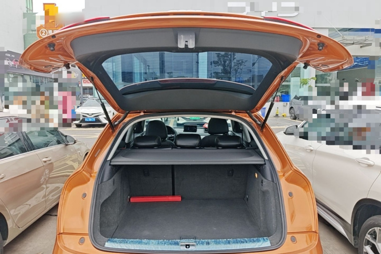 Audi Q3 2016 immagine di auto #19