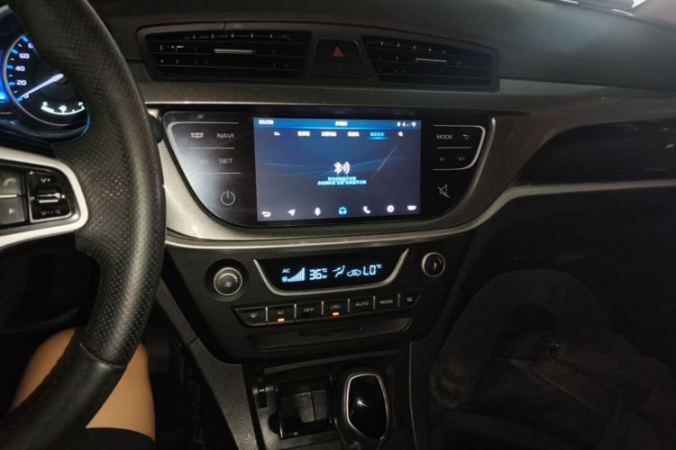 GEELY Emgrand 2017 car image #13