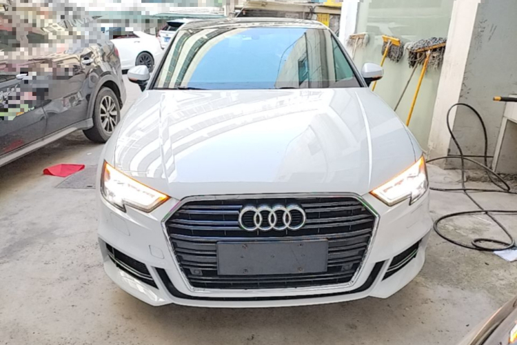 Audi A3 2019 car image #3