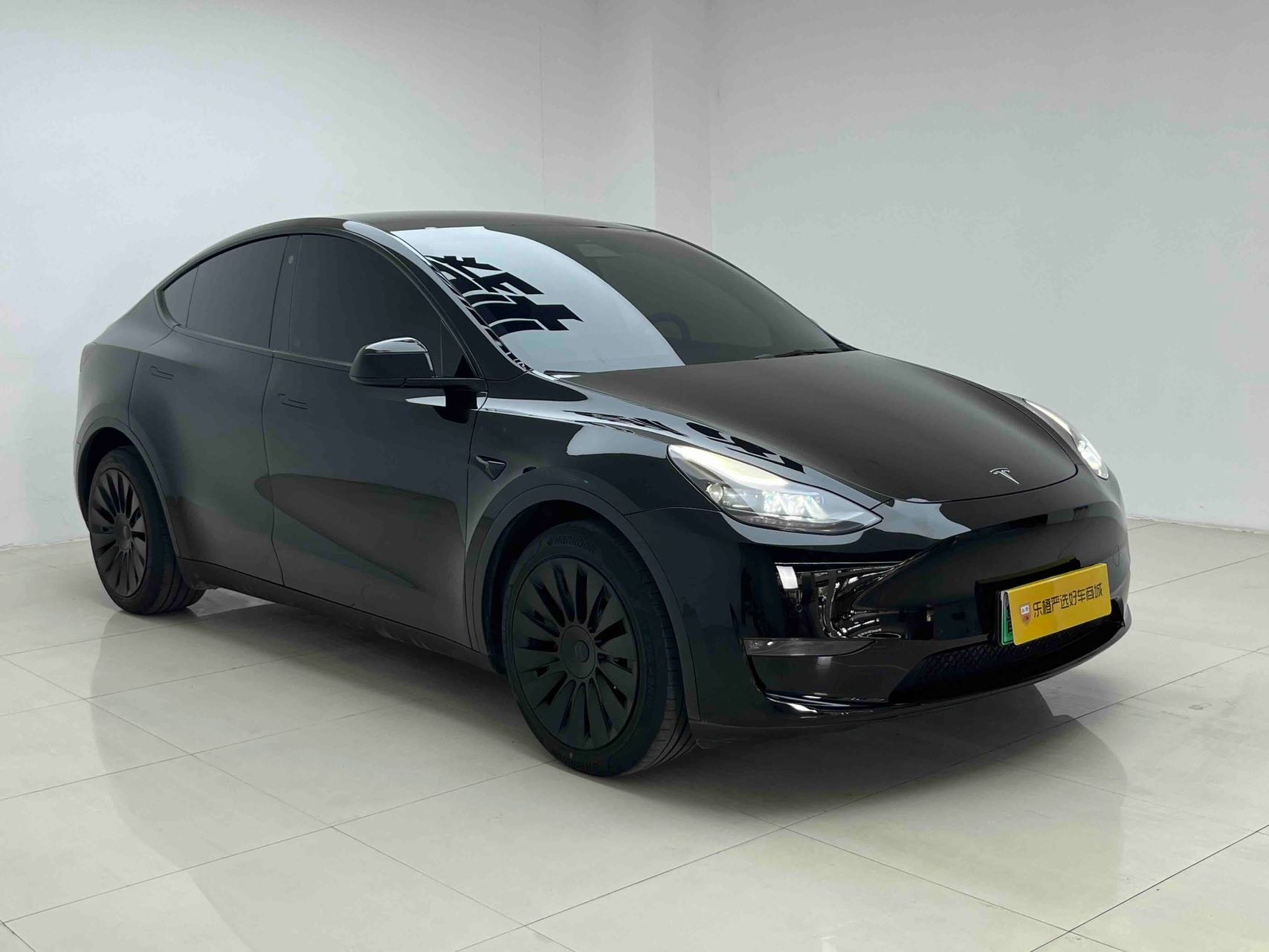 Tesla Model Y 2022 car image #3