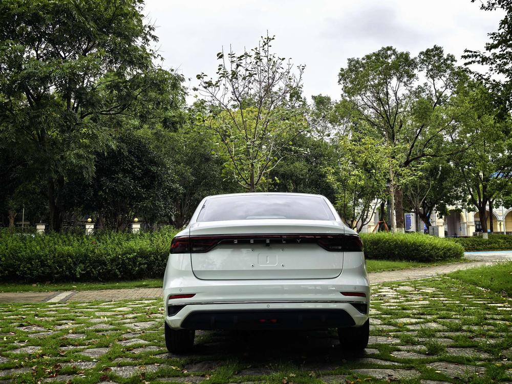 GEELY Emgrand 2022 #5 GEELY Emgrand 2022 car image #5